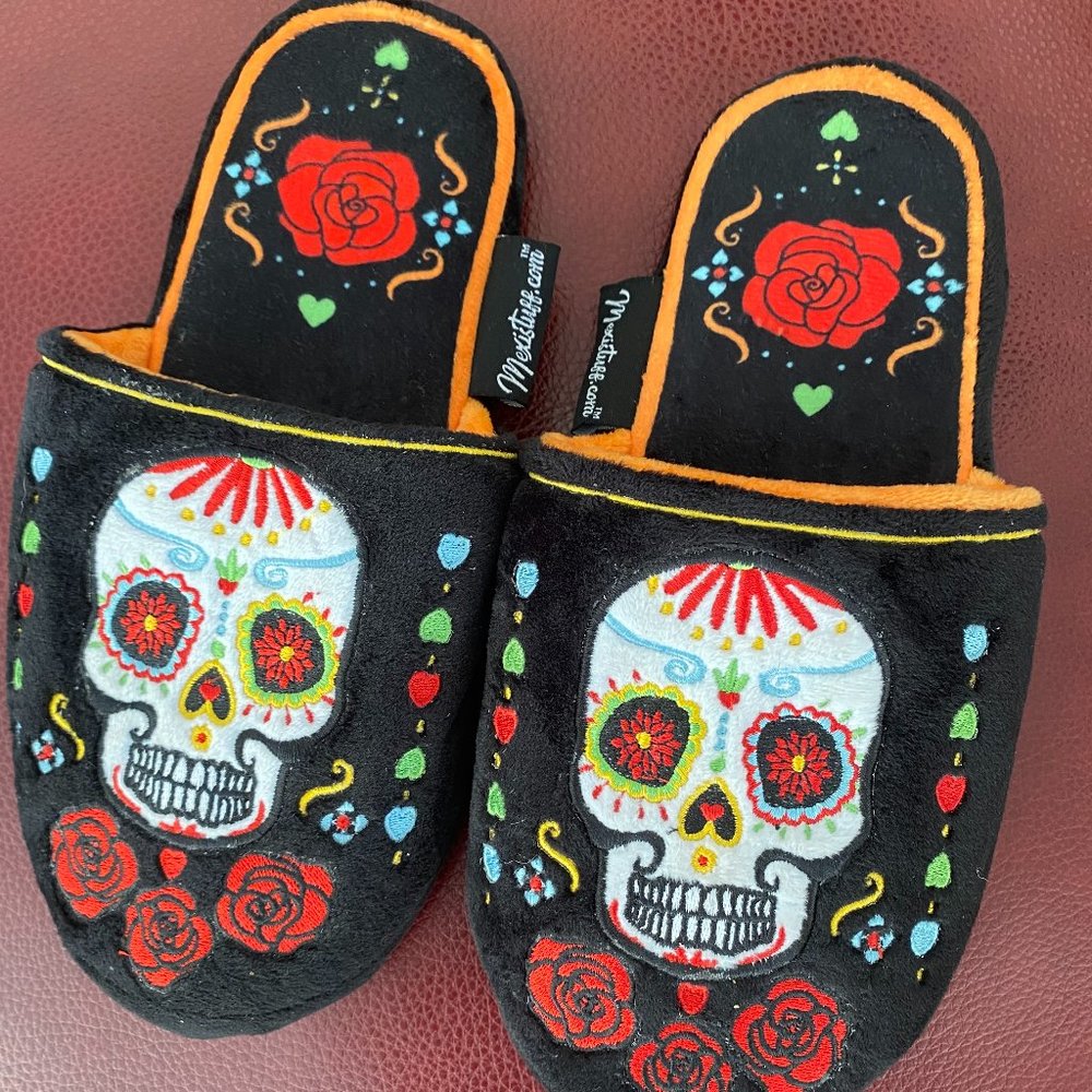 Walking Dead Calavero Slippers Women's Size 8 NWOT